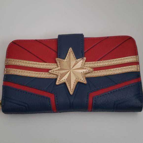 Loungefly Captain Marvel Crossbody/Wallet set - Picture 5 of 7